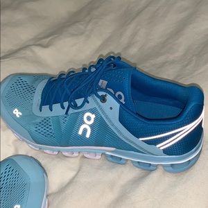 Cloudflow running sneakers by On!